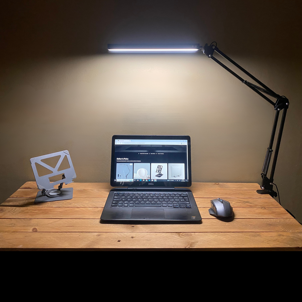 Astra Desk Lamp